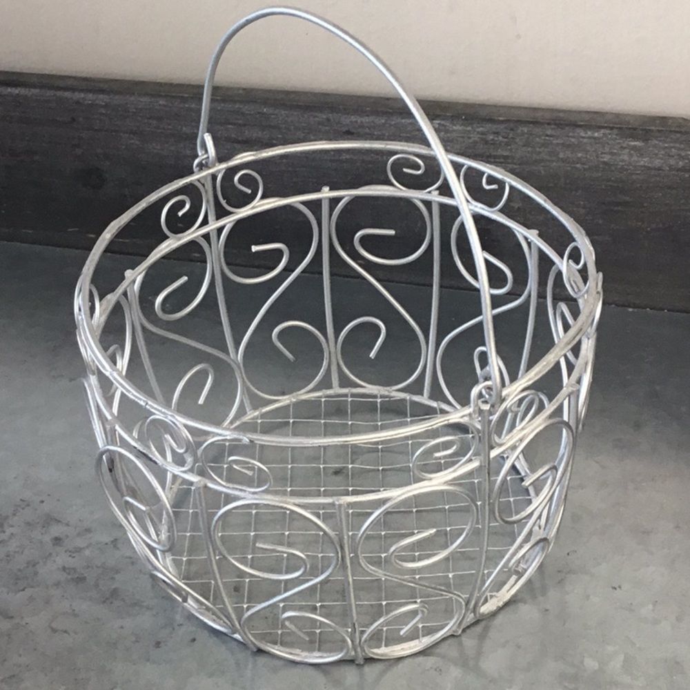 Metal Scroll basket with handle gift basket for occasions or organization